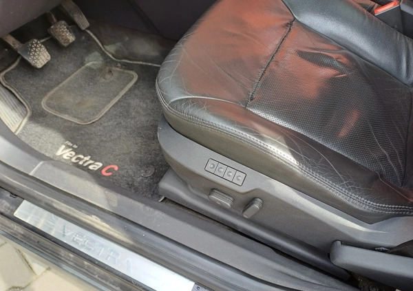 Opel Vectra cena 10500 przebieg: 246929, rok produkcji 2004 z Rybnik małe 781